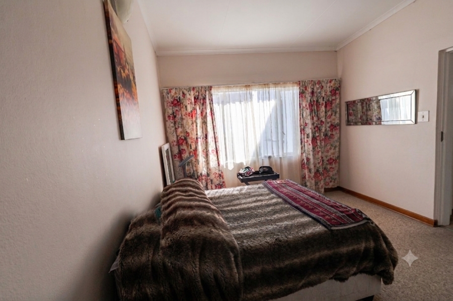 1 Bedroom Property for Sale in Quigney Eastern Cape